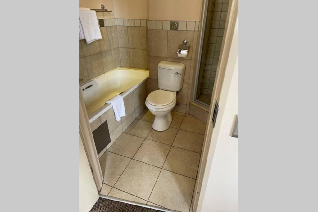 Cool & Easy Flat In The Heart Of Marshalltown Johannesburg Exterior photo
